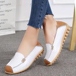Mocassins à boucle Bérénice blancs, coutures décoratives et semelle claire