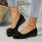 Ballerines suédées noires à nœud, talon compensé bas, vue latérale