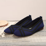 Ballerines souples à rayures, bleu marine et bleu, bout pointu, semelle plate.