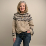 Pull en laine beige à motifs jacquard bleu-gris, col ras du cou et poignets côtelés
