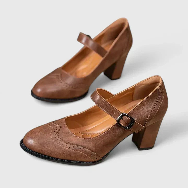 Chaussures bébé à talon marron à bride avec boucle, bout légèrement rond