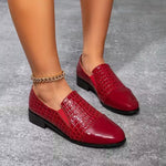 Mocassins vernis rouges à empiècement effet croco et bout pointu