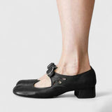 Chaussures rétro à bride, bout rond, cuir noir, talon carré moyen