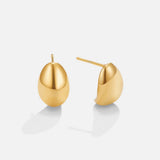 Inès – Boucles d’oreilles dorées avec courbure arrondie.