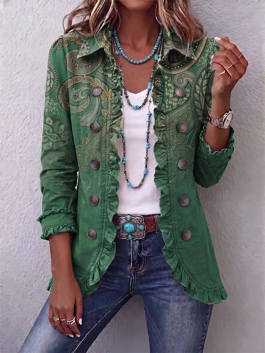 Veste bohème verte à volants, boutons pression, motif paisley vert et beige sur l’avant