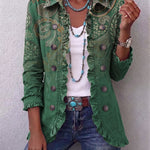 Veste bohème verte à volants, boutons pression, motif paisley vert et beige sur l’avant