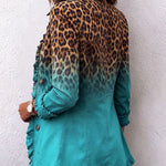 Veste blazer turquoise dégradée, motif léopard sur le haut, volants en bas